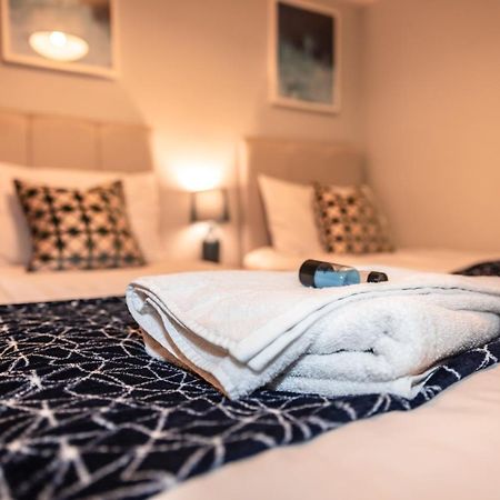 Best Price! Perfect Gunwharf Accommodation - 5 Single Beds Or Kingsize Free Parking Portsmouth Exteriér fotografie