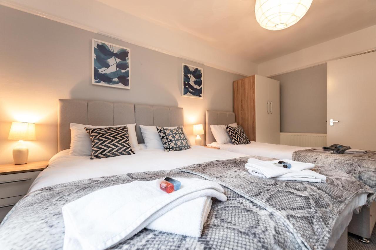 Best Price! Perfect Gunwharf Accommodation - 5 Single Beds Or Kingsize Free Parking Portsmouth Exteriér fotografie
