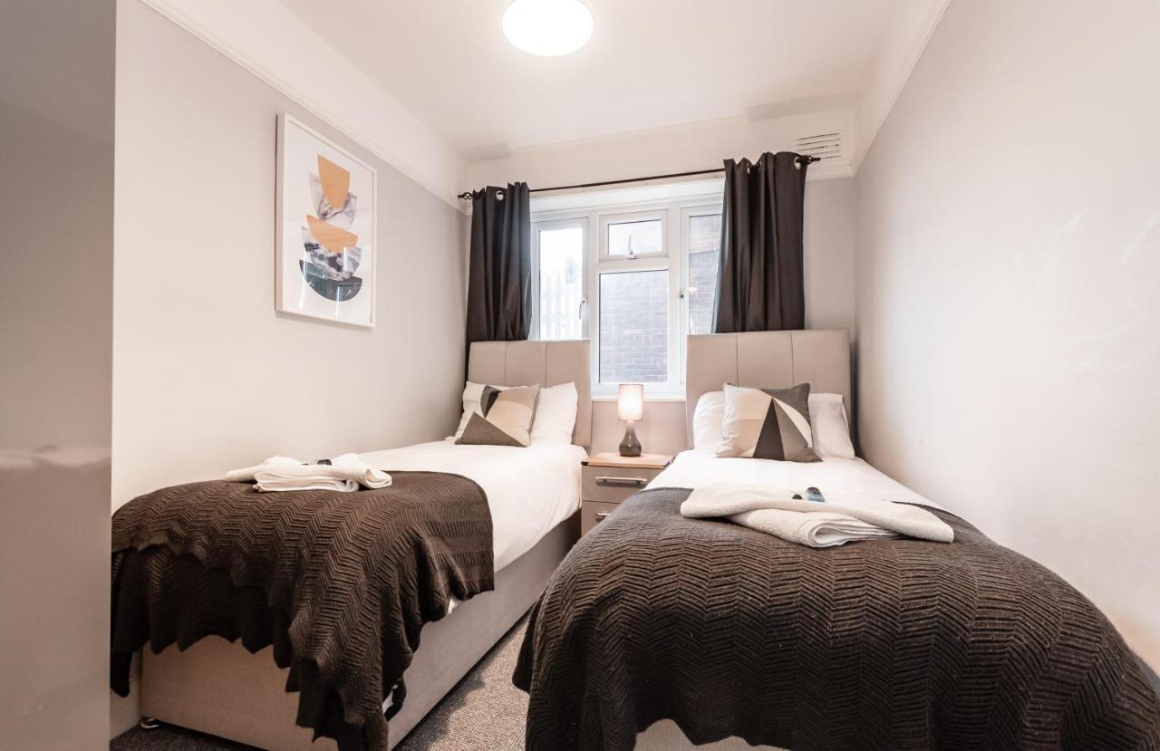 Best Price! Perfect Gunwharf Accommodation - 5 Single Beds Or Kingsize Free Parking Portsmouth Exteriér fotografie