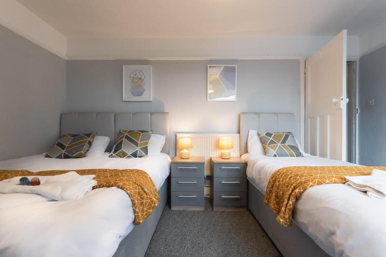 Best Price! Perfect Gunwharf Accommodation - 5 Single Beds Or Kingsize Free Parking Portsmouth Exteriér fotografie