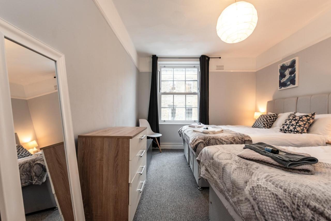 Best Price! Perfect Gunwharf Accommodation - 5 Single Beds Or Kingsize Free Parking Portsmouth Exteriér fotografie
