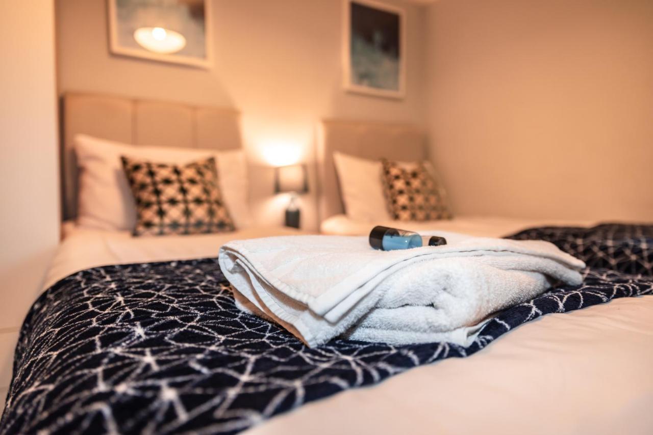 Best Price! Perfect Gunwharf Accommodation - 5 Single Beds Or Kingsize Free Parking Portsmouth Exteriér fotografie