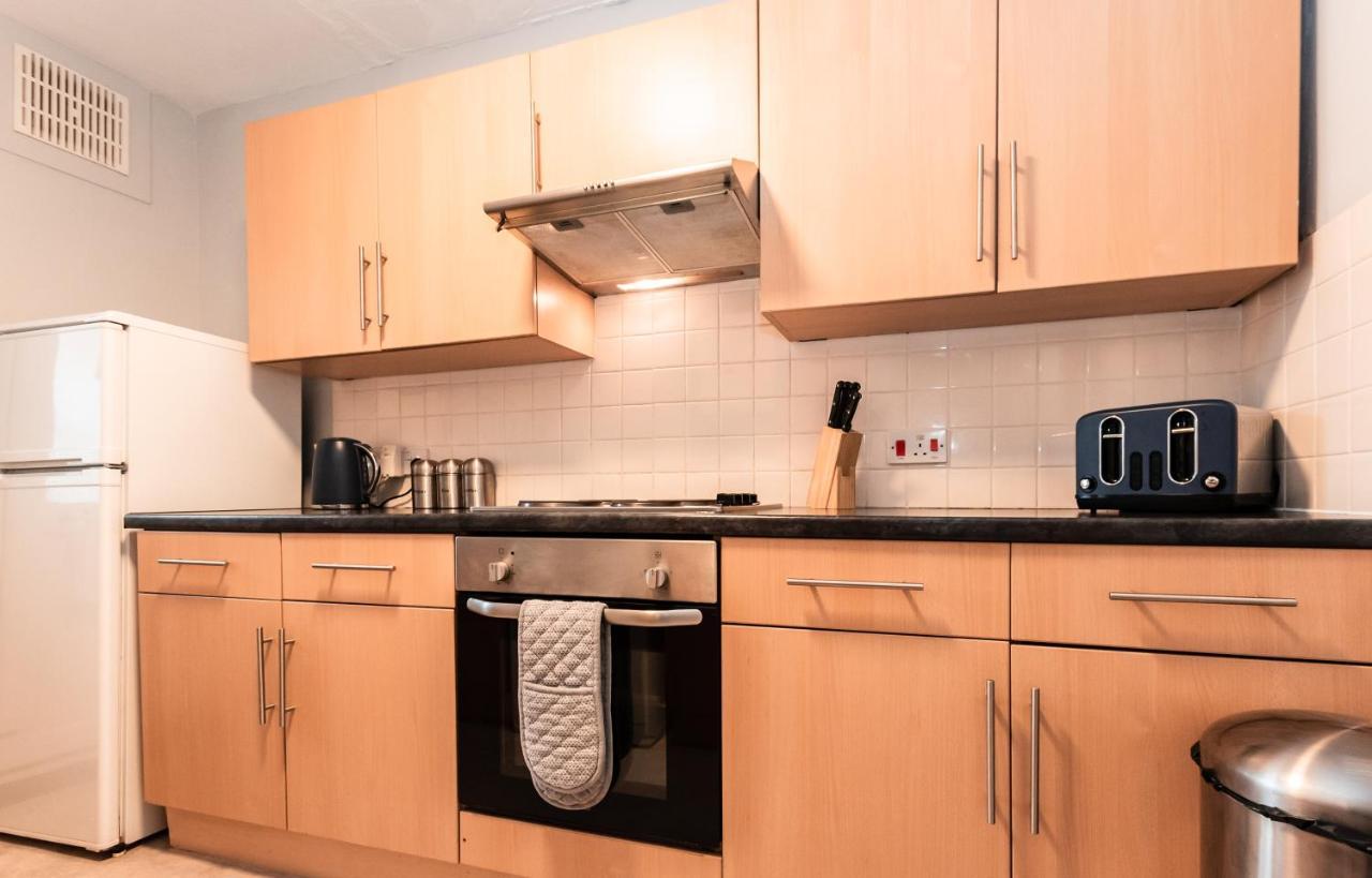Best Price! Perfect Gunwharf Accommodation - 5 Single Beds Or Kingsize Free Parking Portsmouth Exteriér fotografie