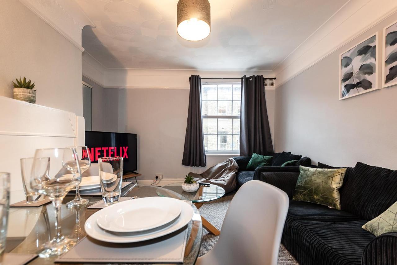 Best Price! Perfect Gunwharf Accommodation - 5 Single Beds Or Kingsize Free Parking Portsmouth Exteriér fotografie