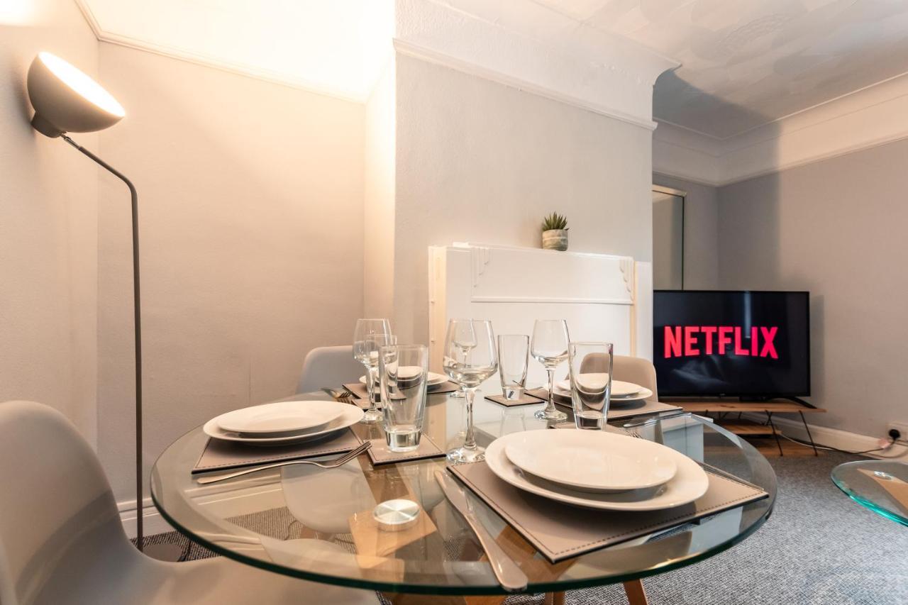 Best Price! Perfect Gunwharf Accommodation - 5 Single Beds Or Kingsize Free Parking Portsmouth Exteriér fotografie